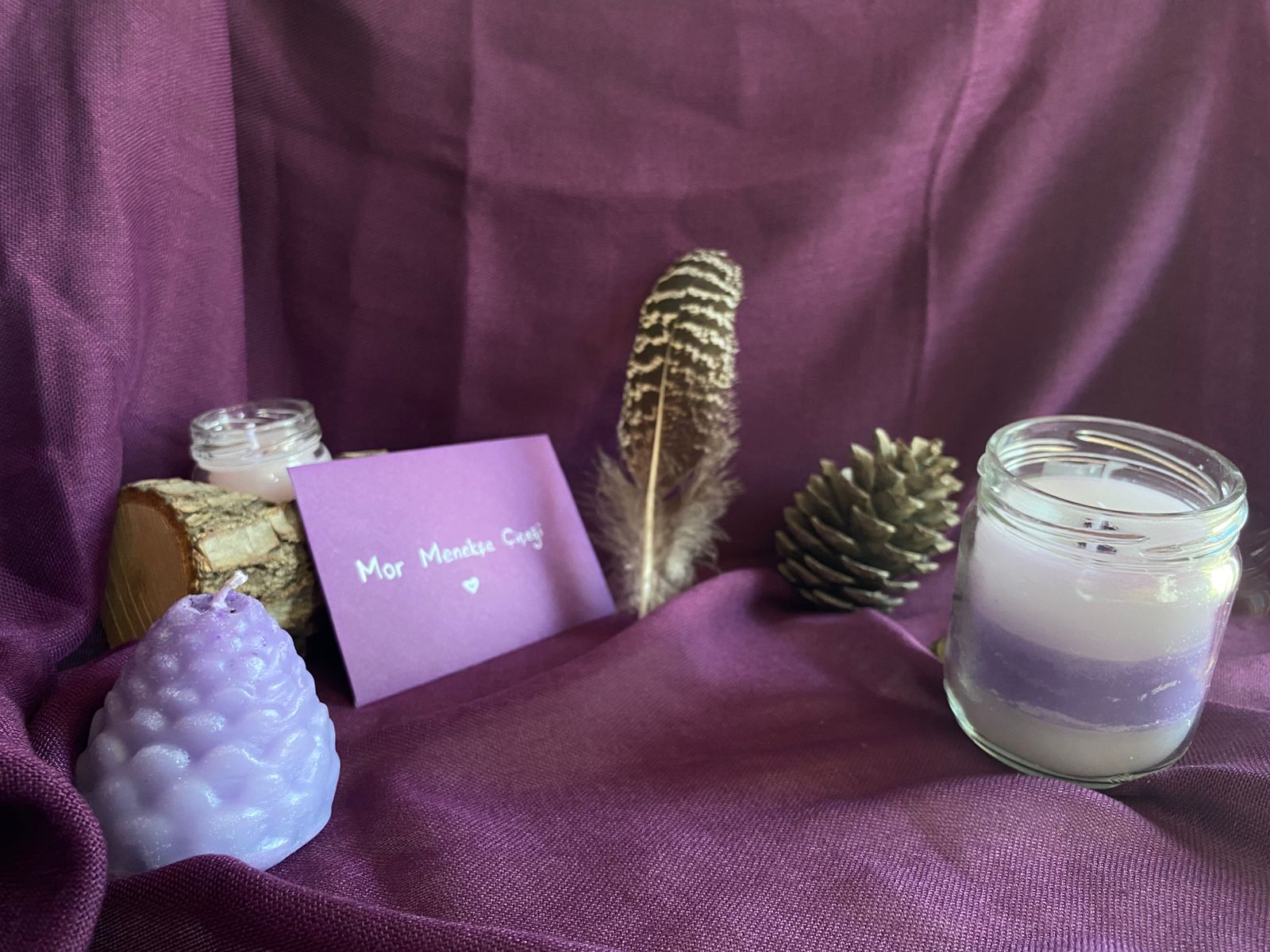 Mor Menekşe Çiçeği